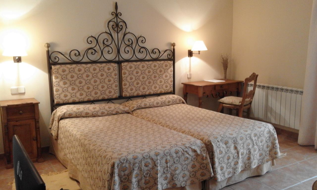 Hostal Rural Cumbres De Castilla Mandayona Екстер'єр фото