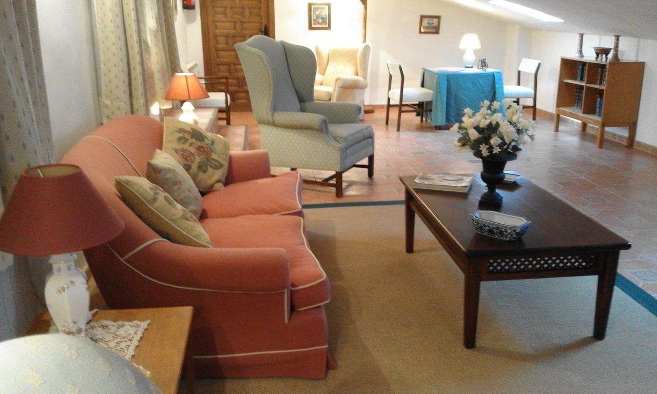 Hostal Rural Cumbres De Castilla Mandayona Екстер'єр фото