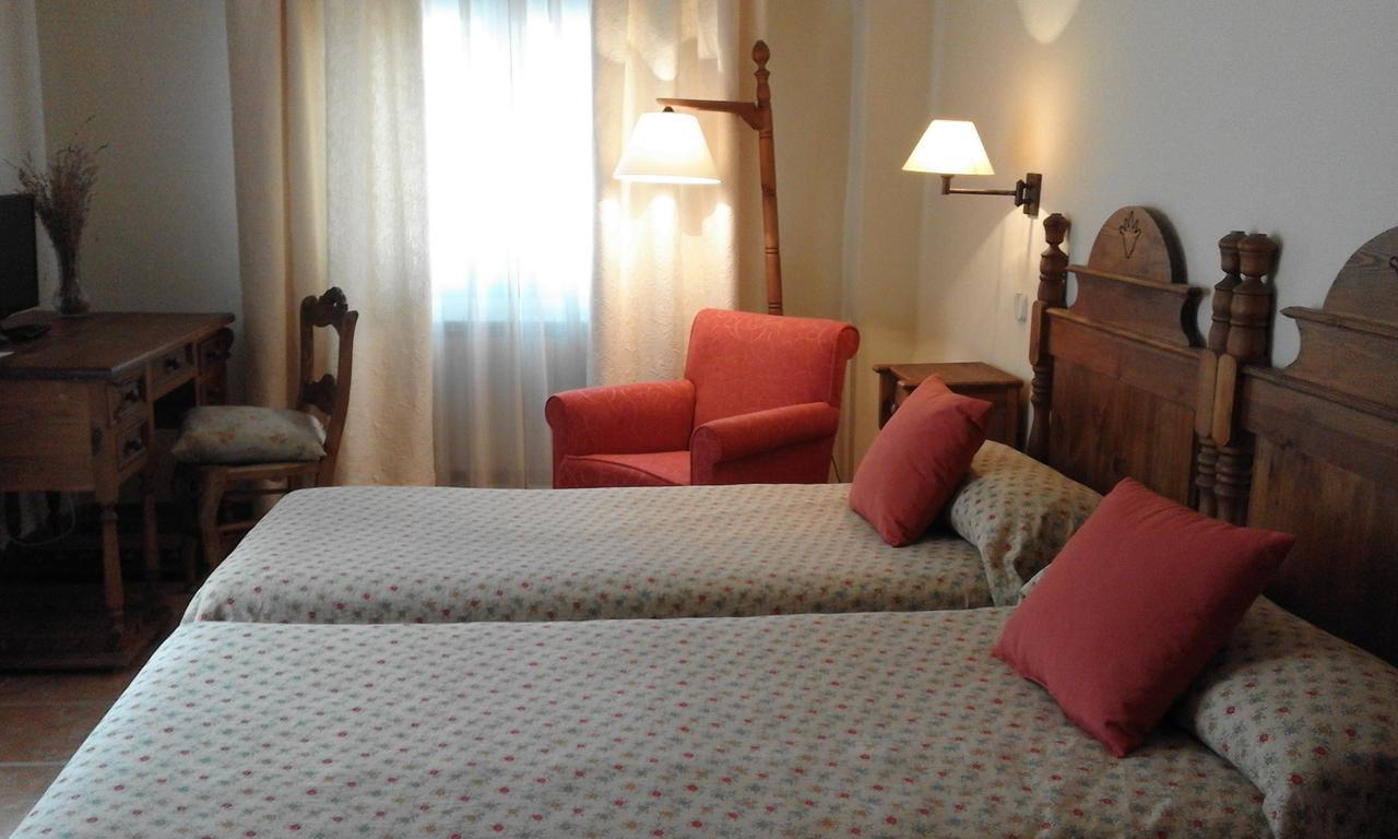 Hostal Rural Cumbres De Castilla Mandayona Екстер'єр фото