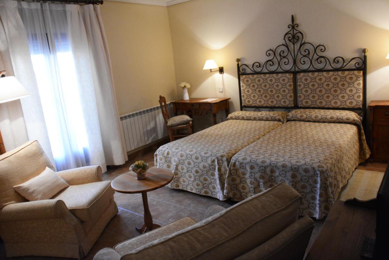 Hostal Rural Cumbres De Castilla Mandayona Екстер'єр фото